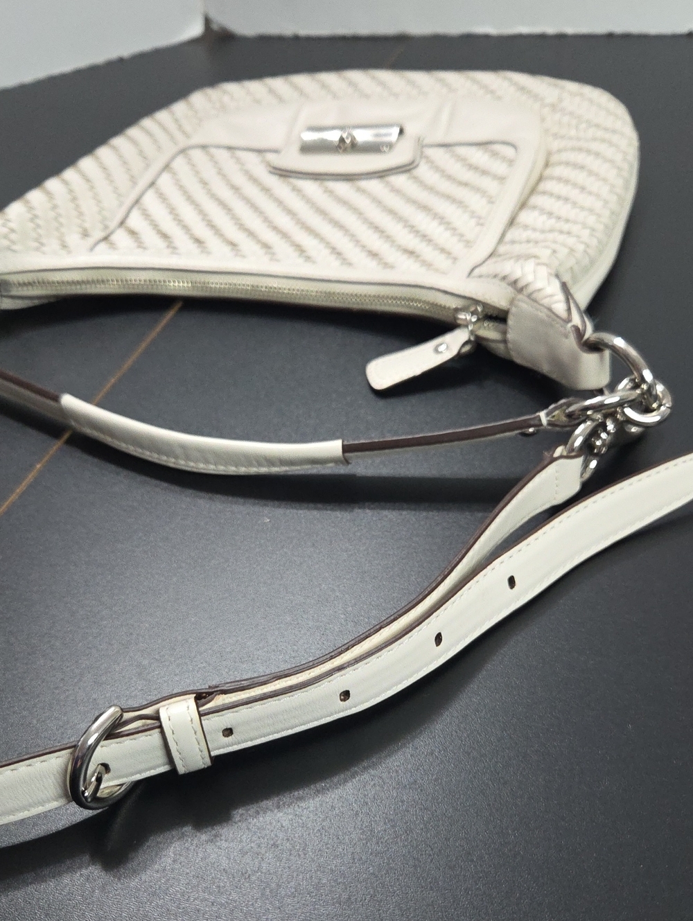 Coach Kristin Woven Leather Shoulder Bag in Cream Handbag 19314 - Picture 13 of 16